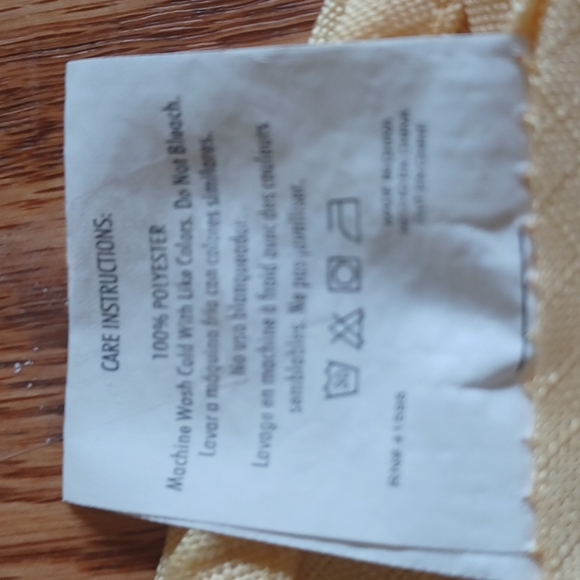 Yellow Tablecloth - Picture 4 of 6